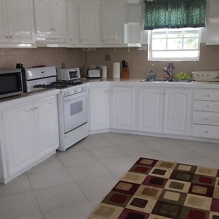 Worthing Beach Apartments Bridgetown Luaran gambar