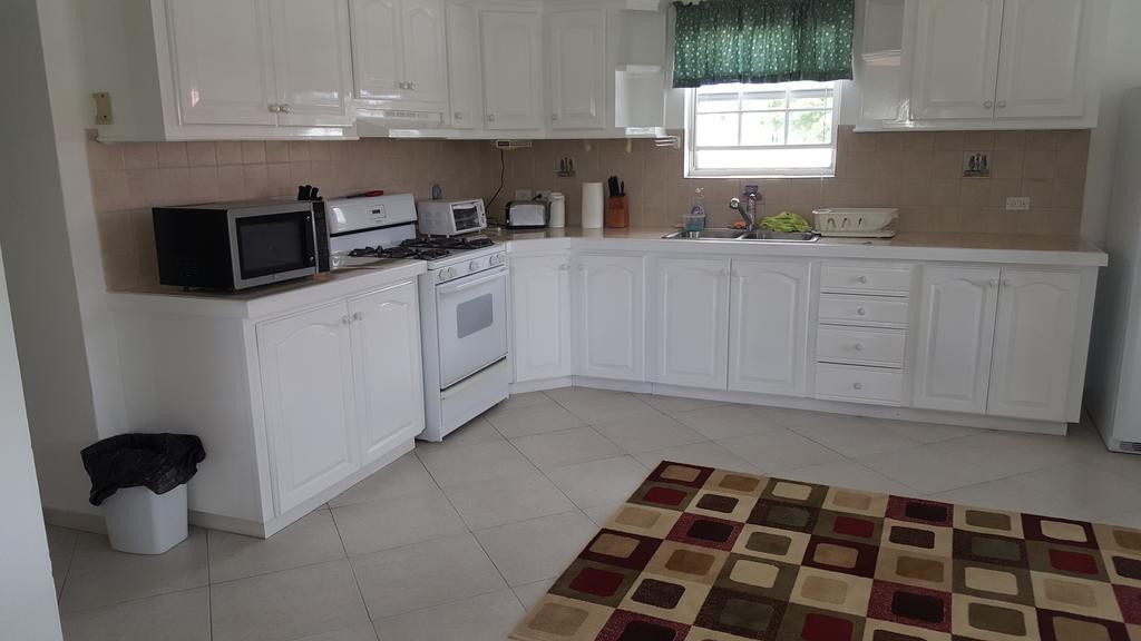 Worthing Beach Apartments Bridgetown Luaran gambar